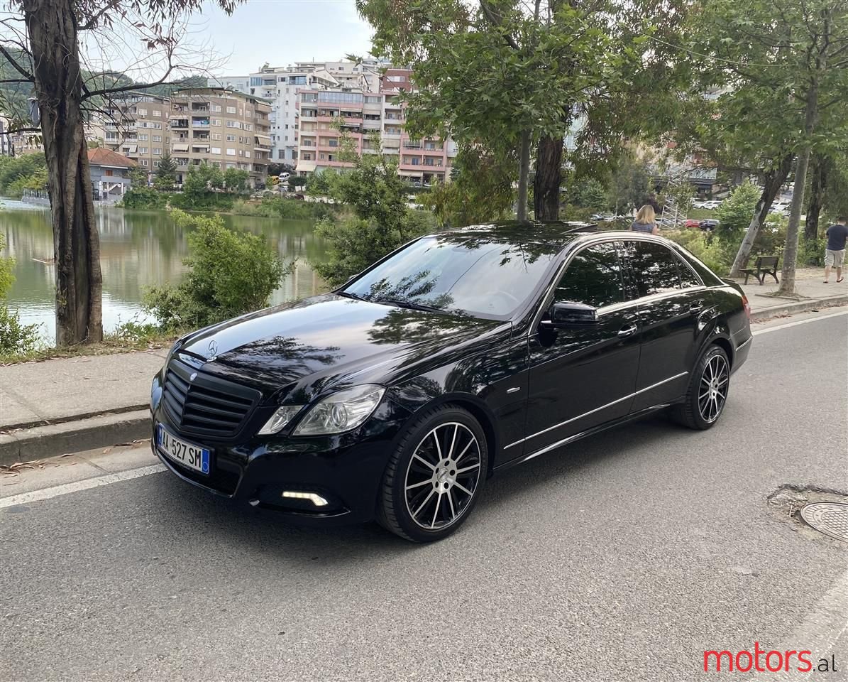 2009' Mercedes-Benz E 350 photo #2