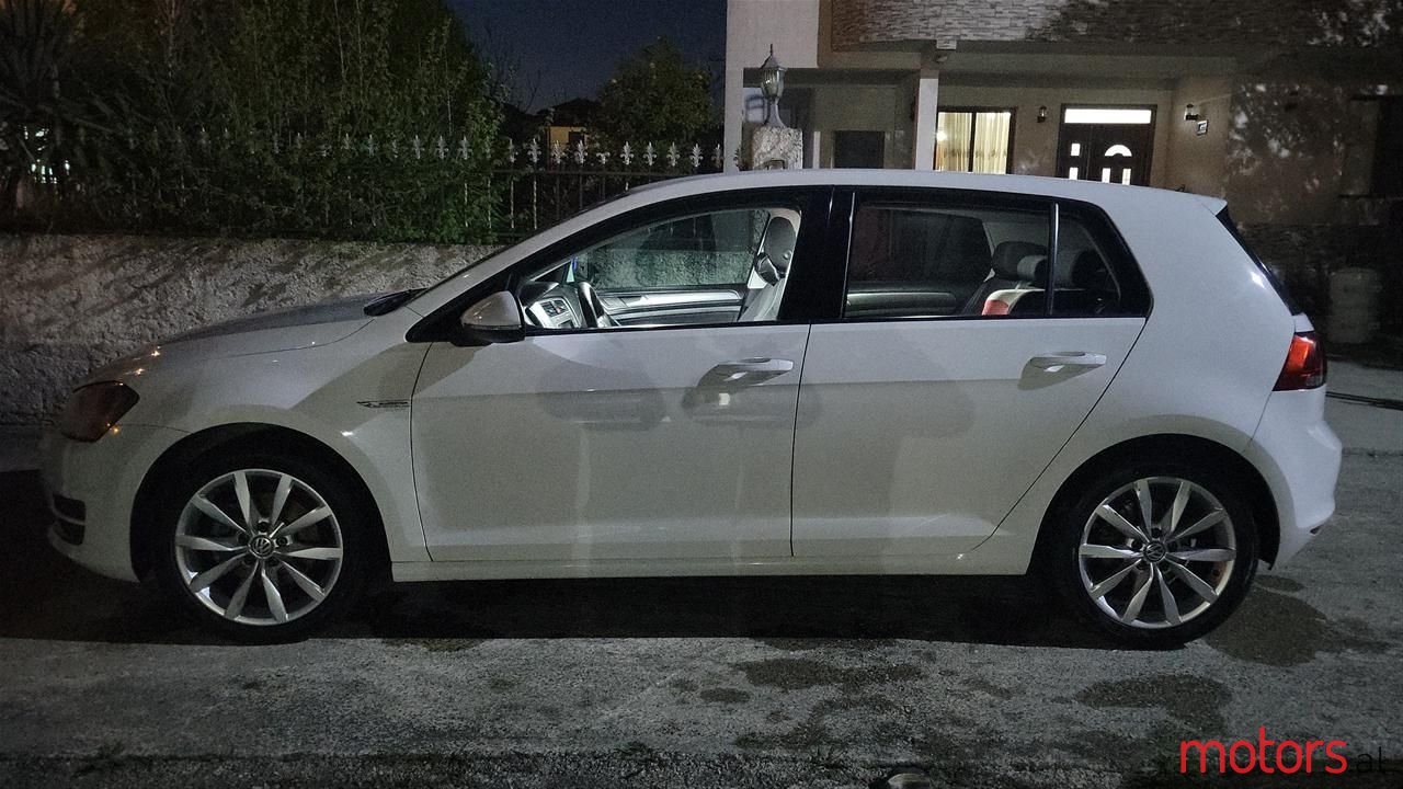 2015' Volkswagen Golf photo #4