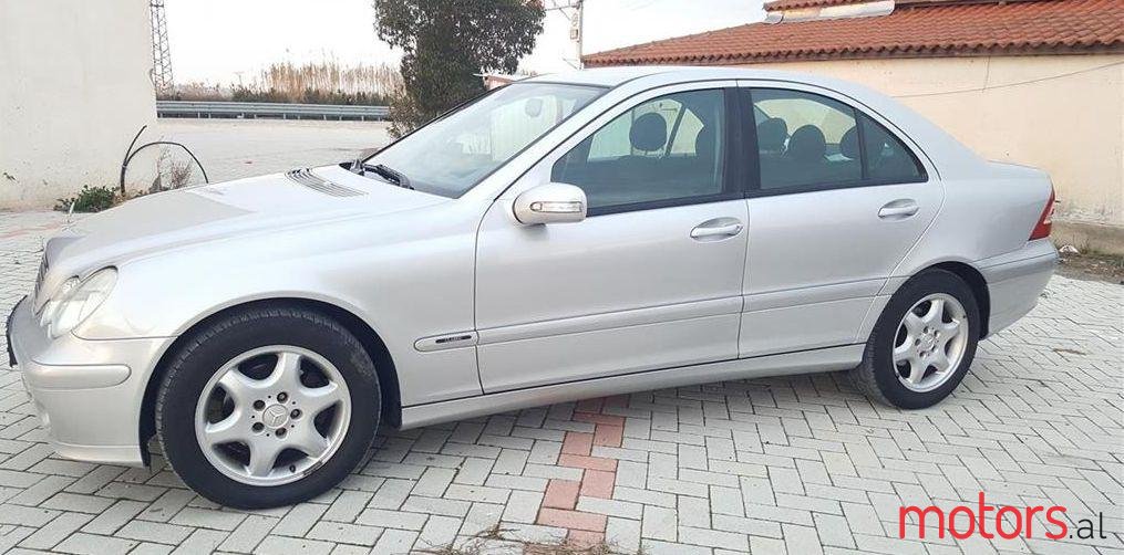2004' Mercedes-Benz C 220 photo #1