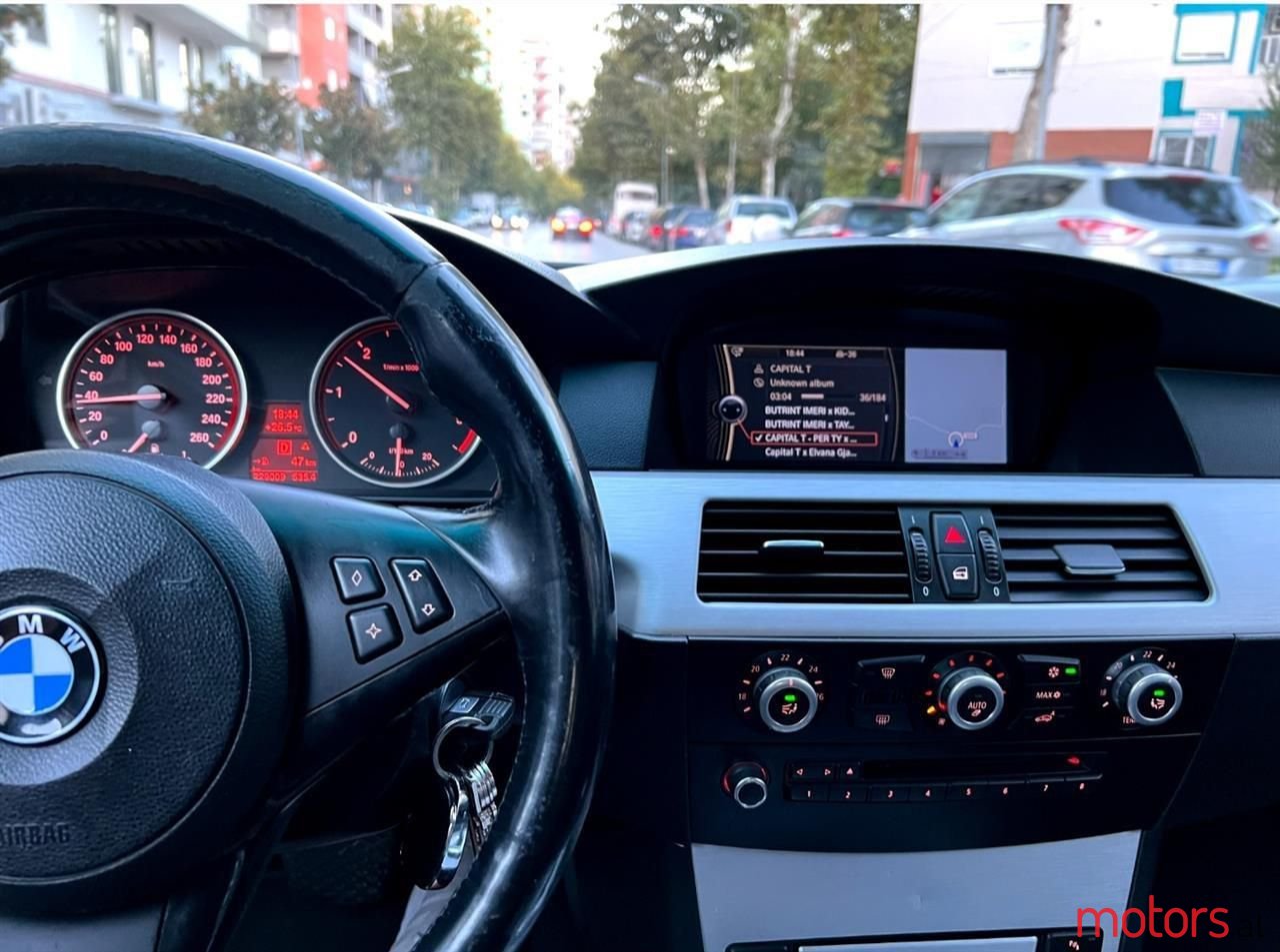 2009' BMW 530 photo #5