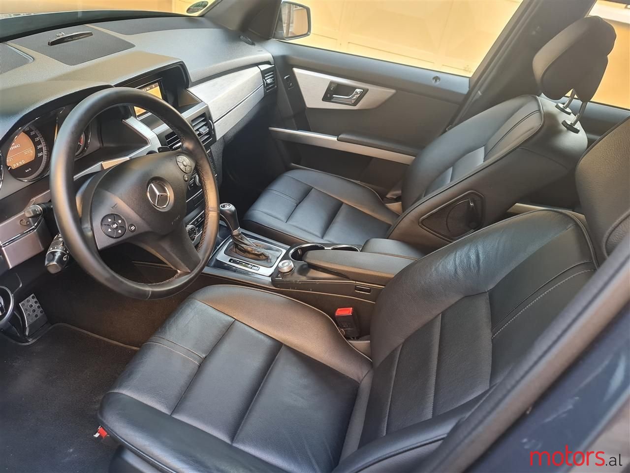 2010' Mercedes-Benz GLK 220 photo #6