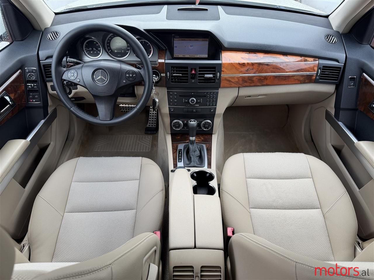 2010' Mercedes-Benz GLK 220 photo #2