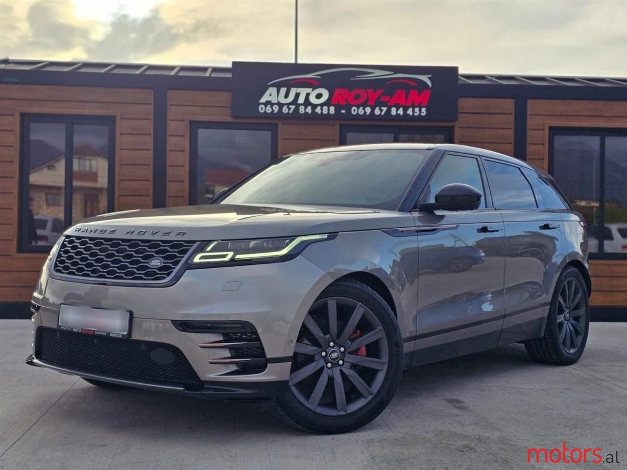 2018' Land Rover Range Rover Velar photo #1