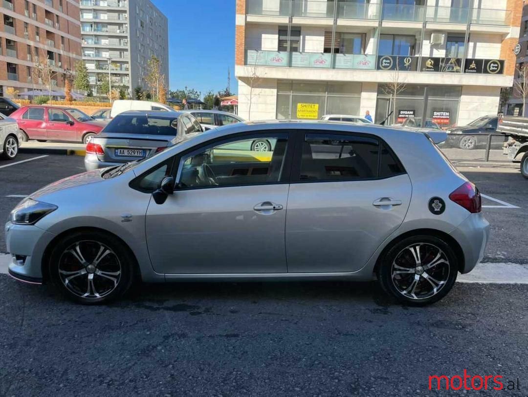 2008' Toyota Auris photo #1
