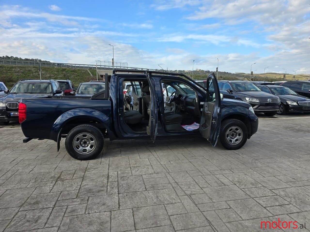 2013' Nissan Navara photo #5