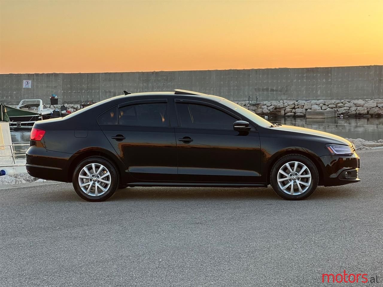 2012' Volkswagen Jetta photo #4