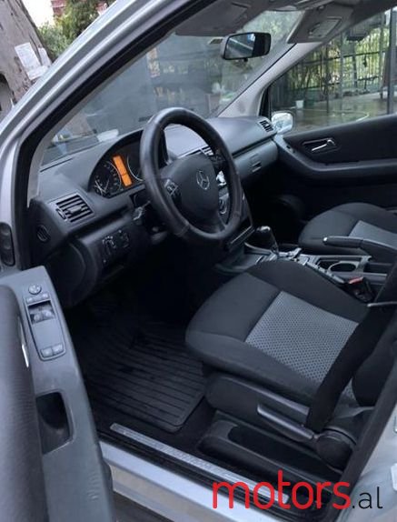2006' Mercedes-Benz A 180 photo #2