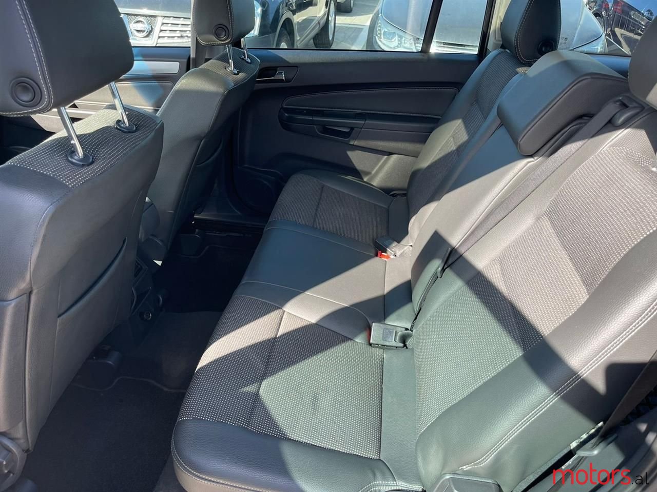 2008' Opel Zafira photo #3