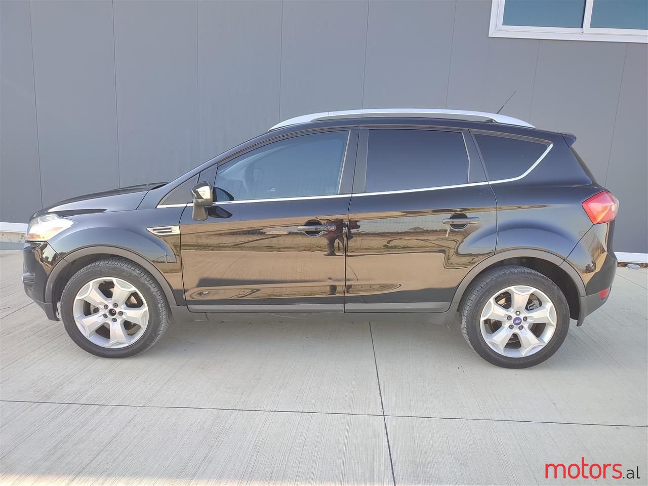 2011' Ford Kuga photo #2