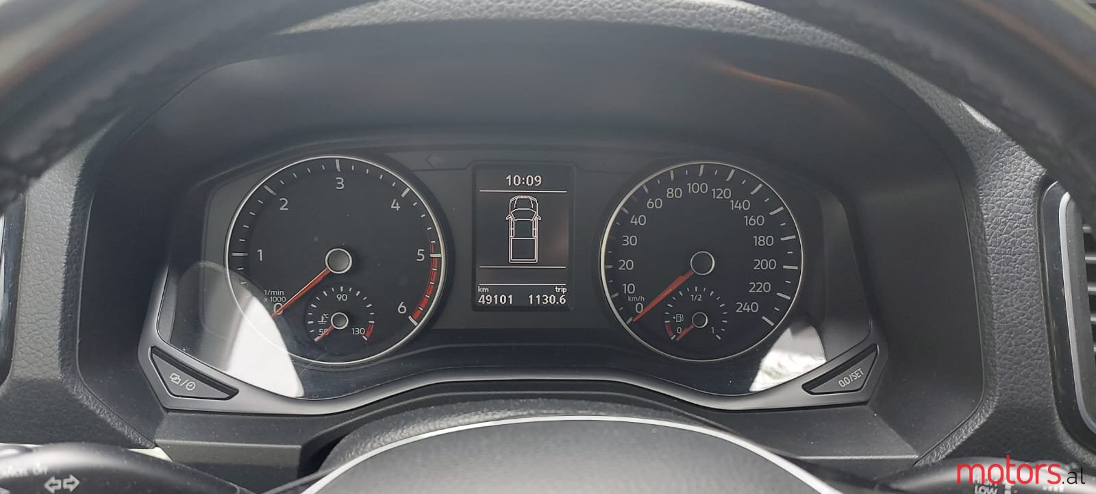 2019' Volkswagen Amarok photo #2