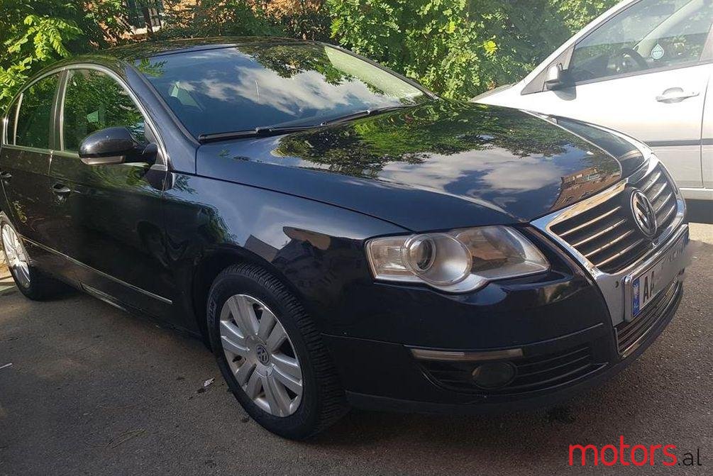 2008' Volkswagen Passat photo #1