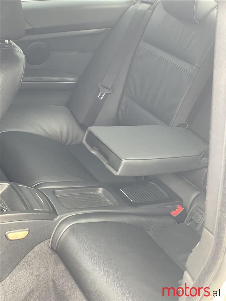 2009' BMW 330 photo #2