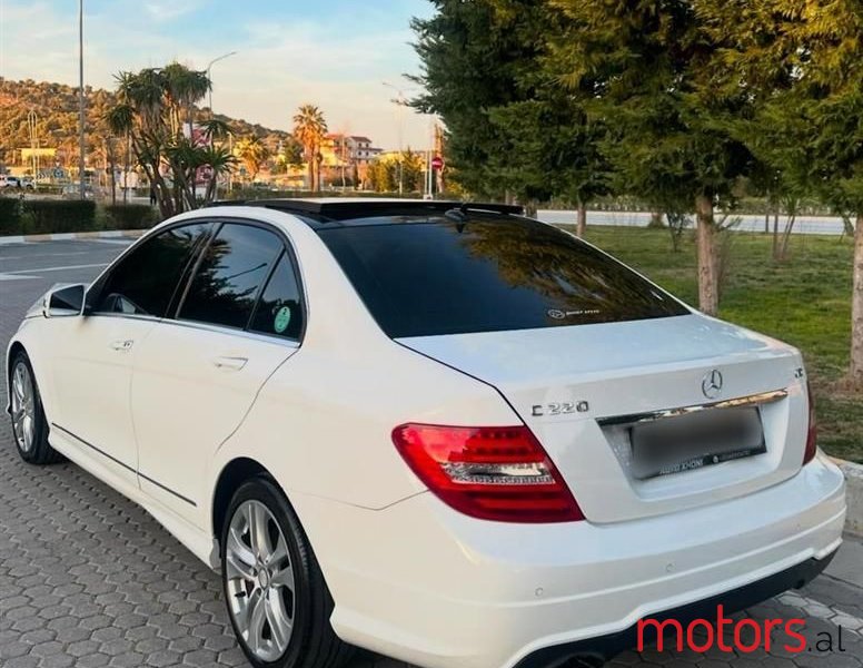 2013' Mercedes-Benz C 200 photo #3