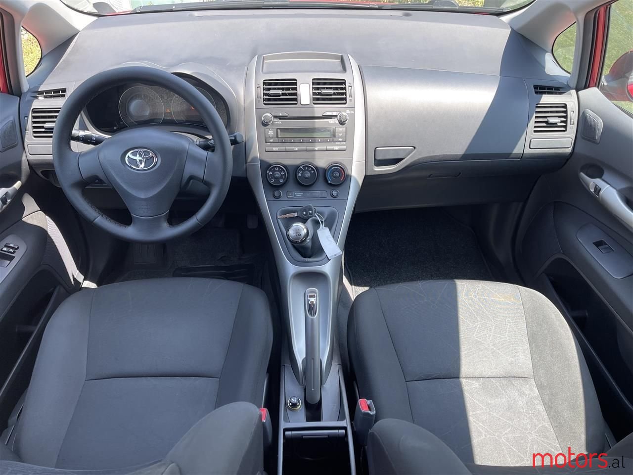 2008' Toyota Auris photo #5