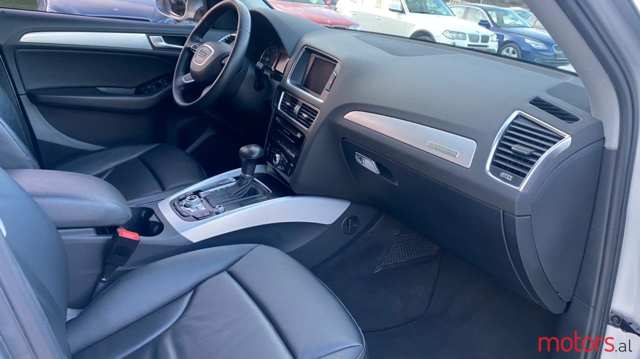 2012' Audi Q5 photo #6