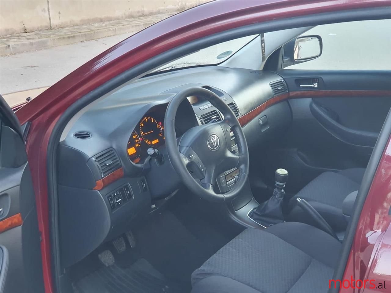 2006' Toyota Avensis photo #6