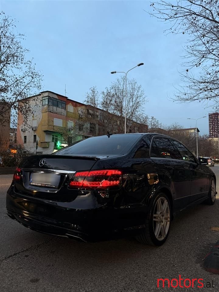 2010' Mercedes-Benz E 220 photo #2