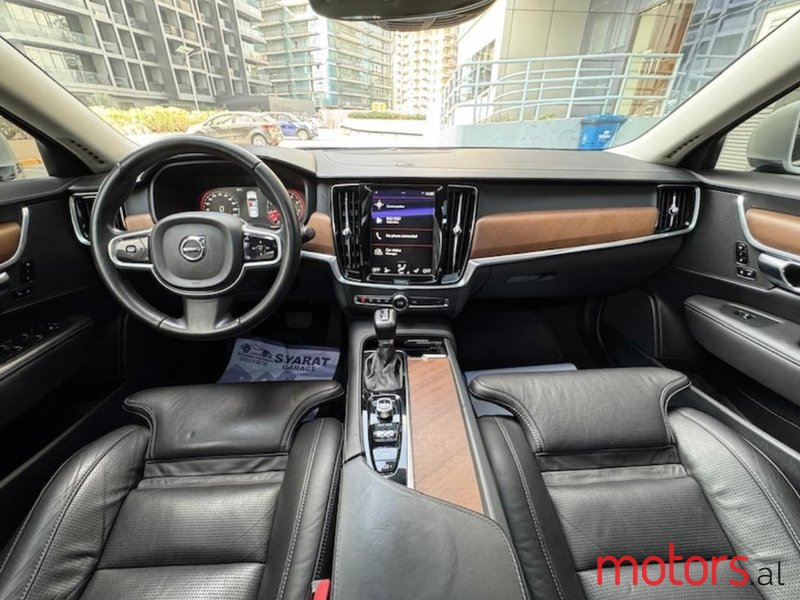 2017' Volvo S90 photo #2