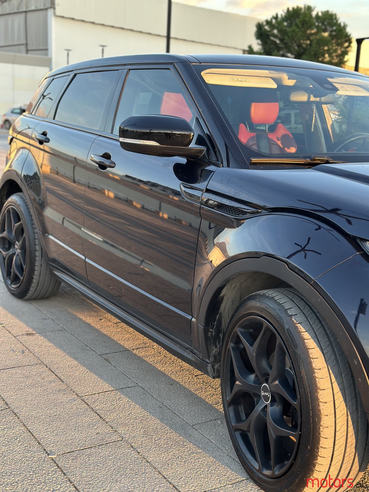 2011' Land Rover Range Rover Evoque photo #5