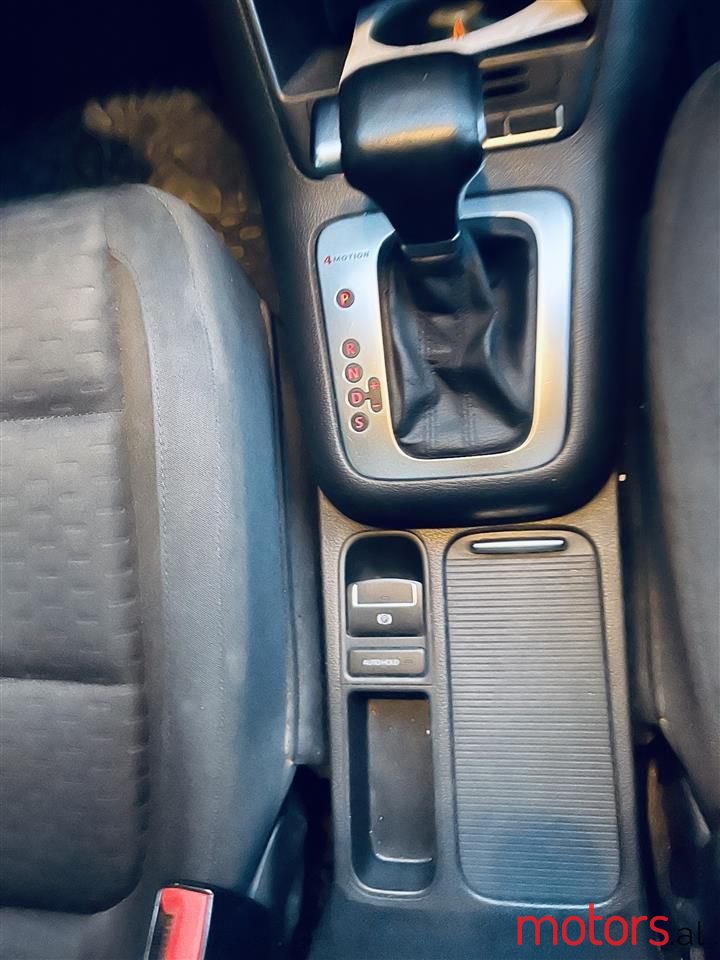 2010' Volkswagen Tiguan photo #4