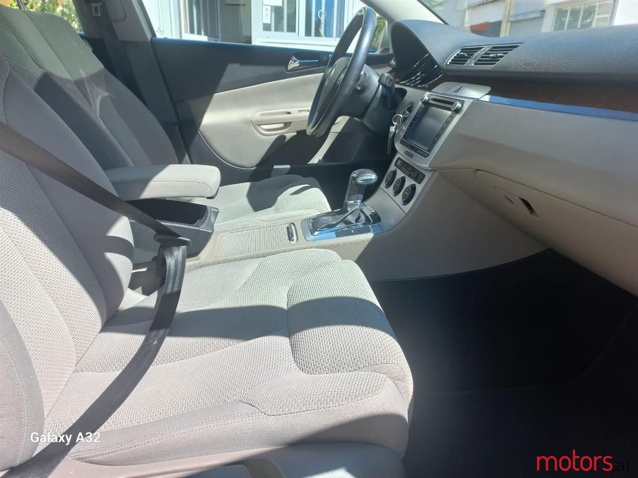 2006' Volkswagen Passat photo #6