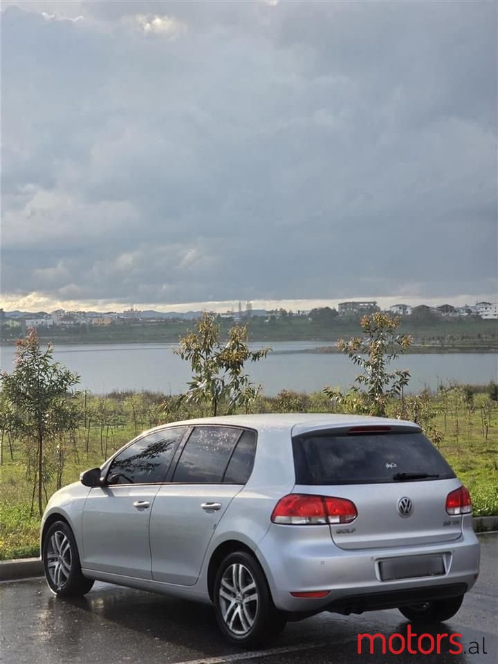 2010' Volkswagen Golf photo #3