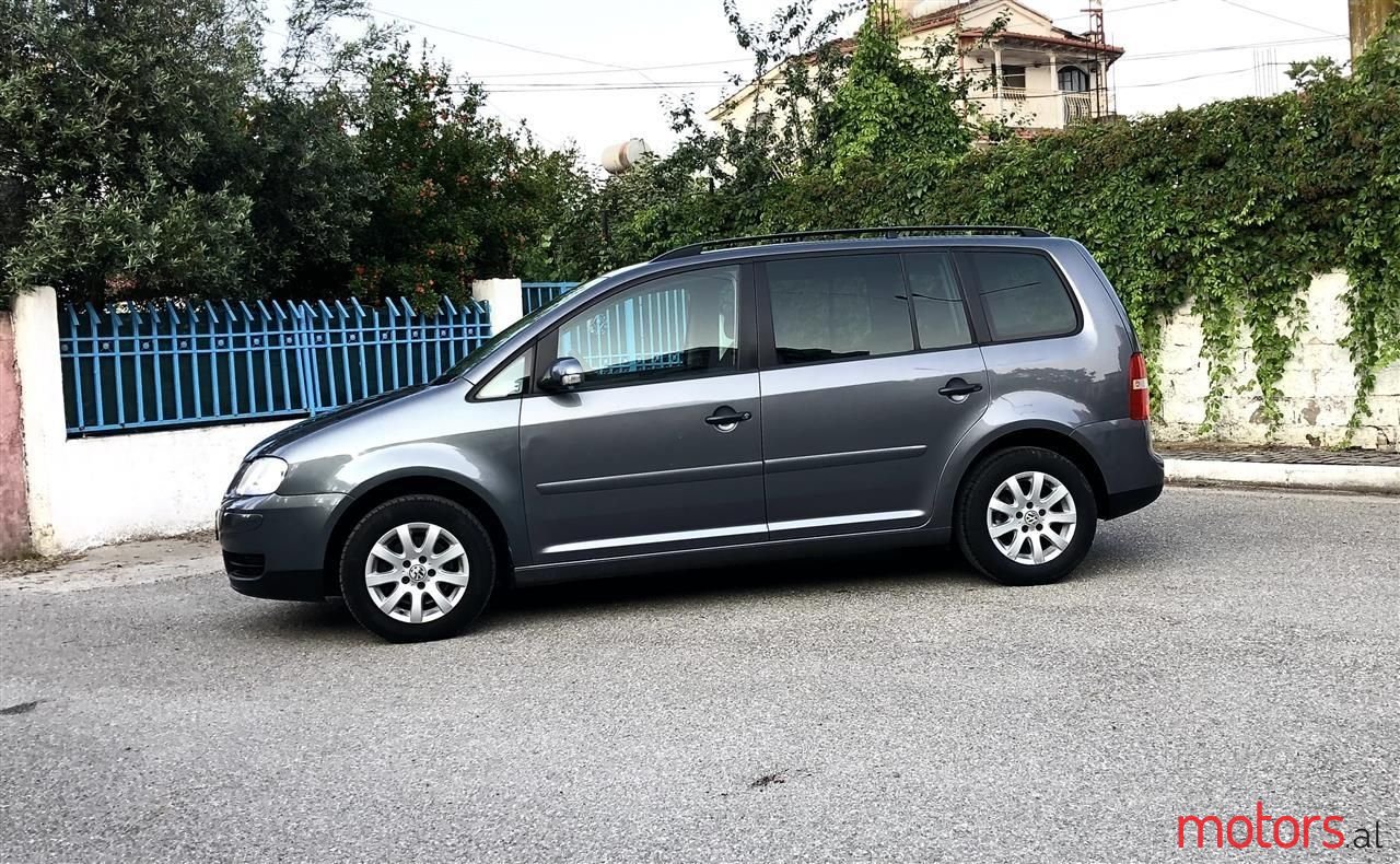 2006' Volkswagen Touran photo #2