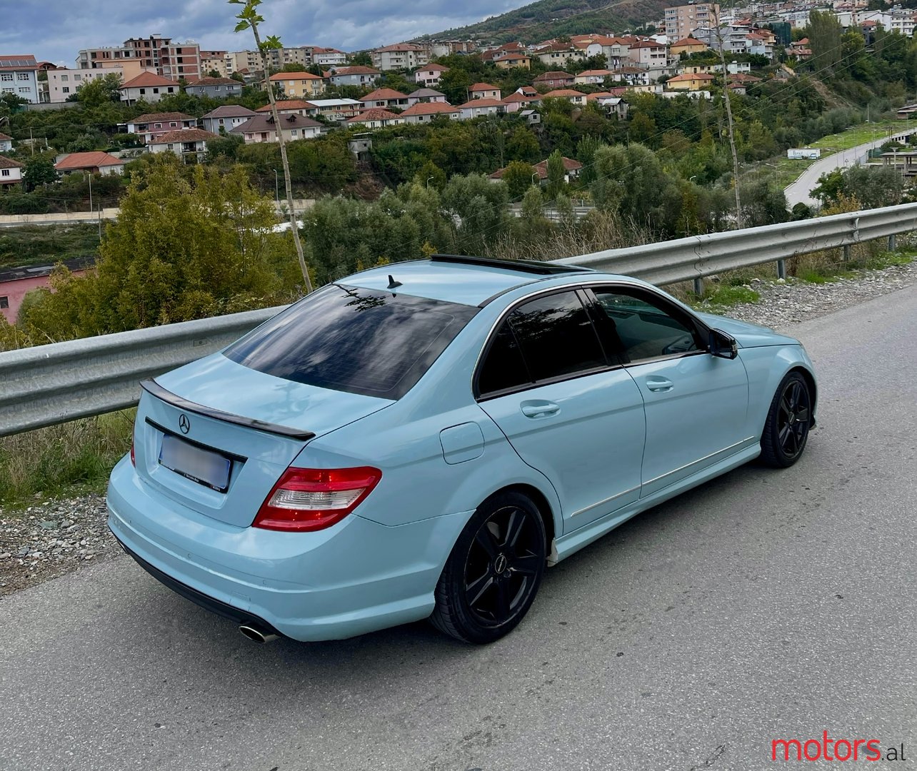 2011' Mercedes-Benz C 250 photo #3