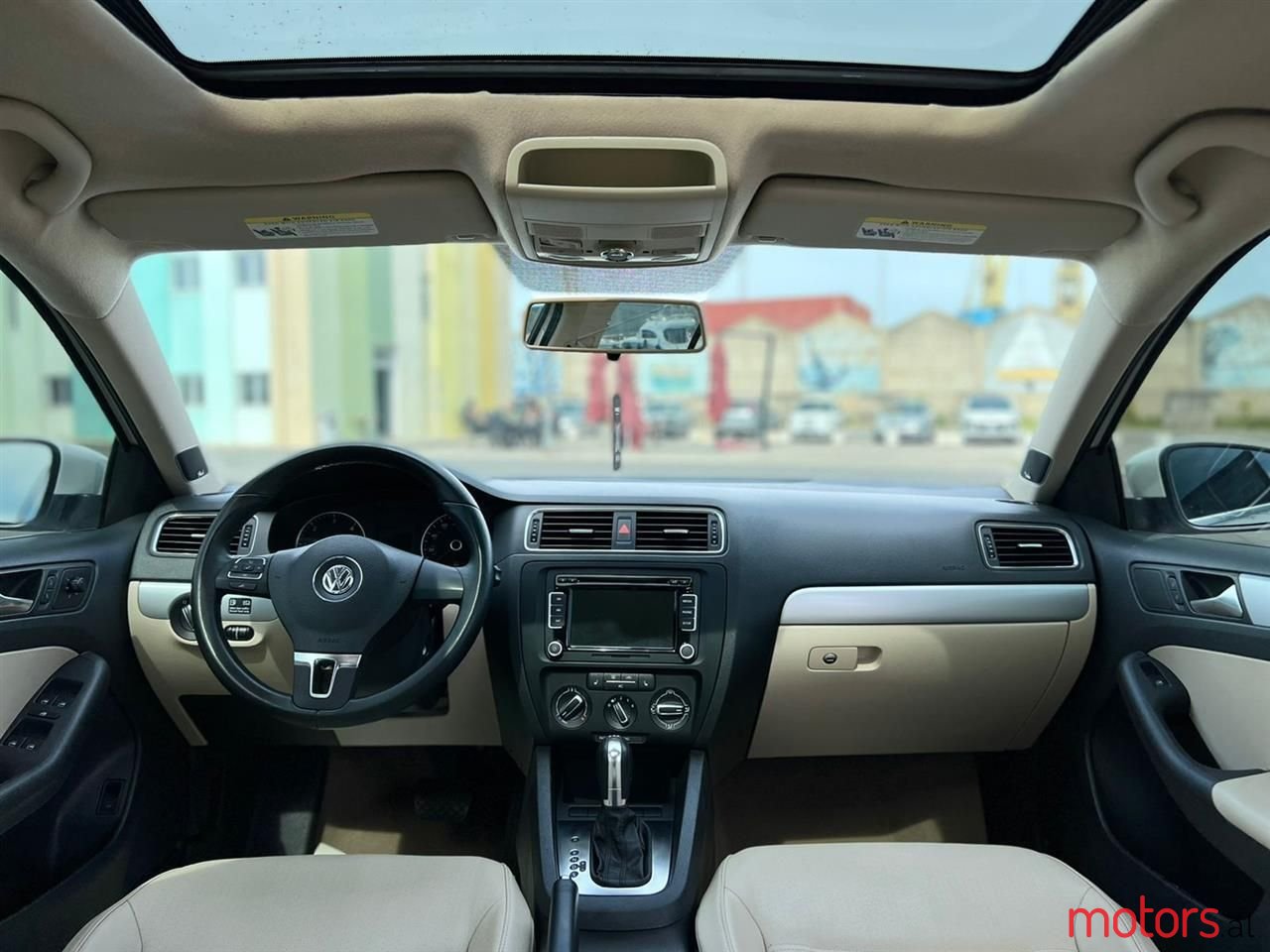 2012' Volkswagen Jetta photo #3