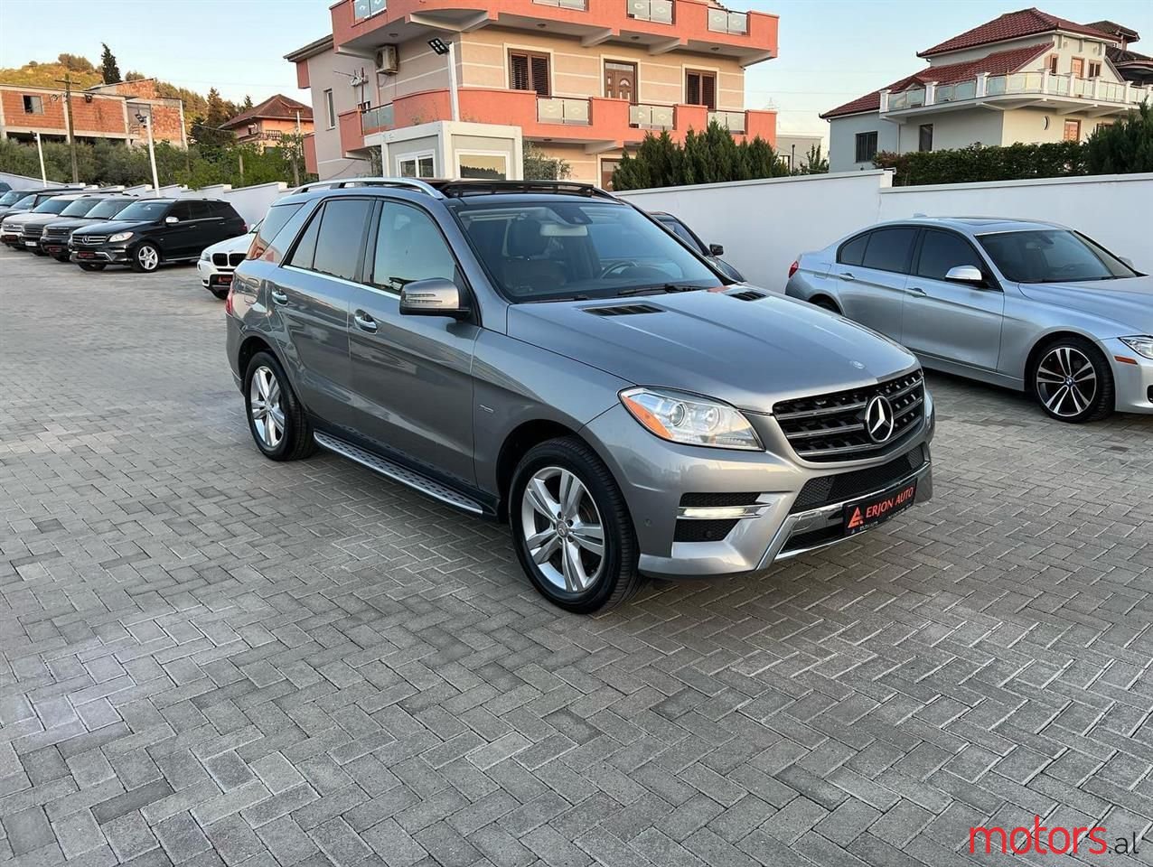 2012' Mercedes-Benz ML 350 photo #2