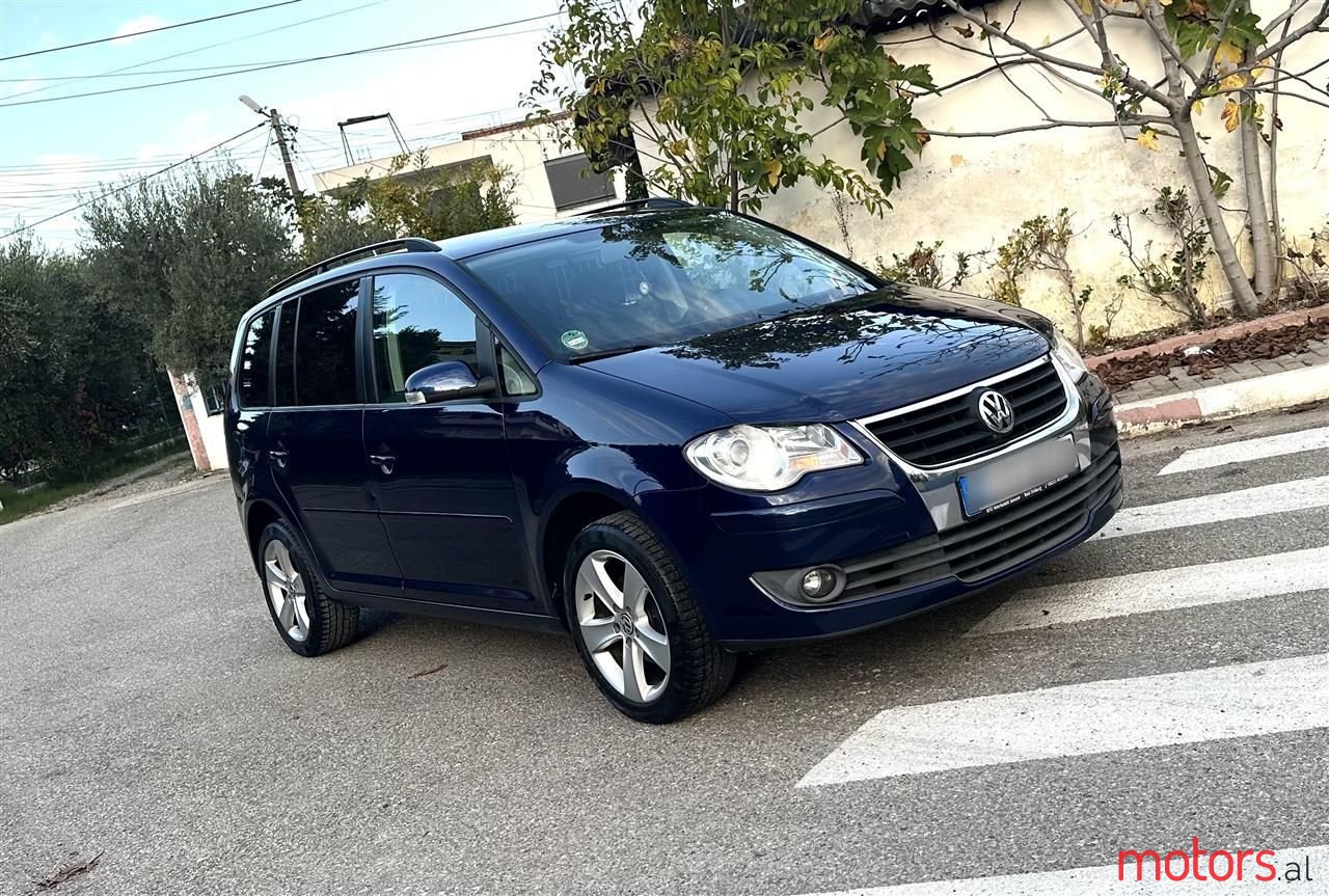 2007' Volkswagen Touran photo #1