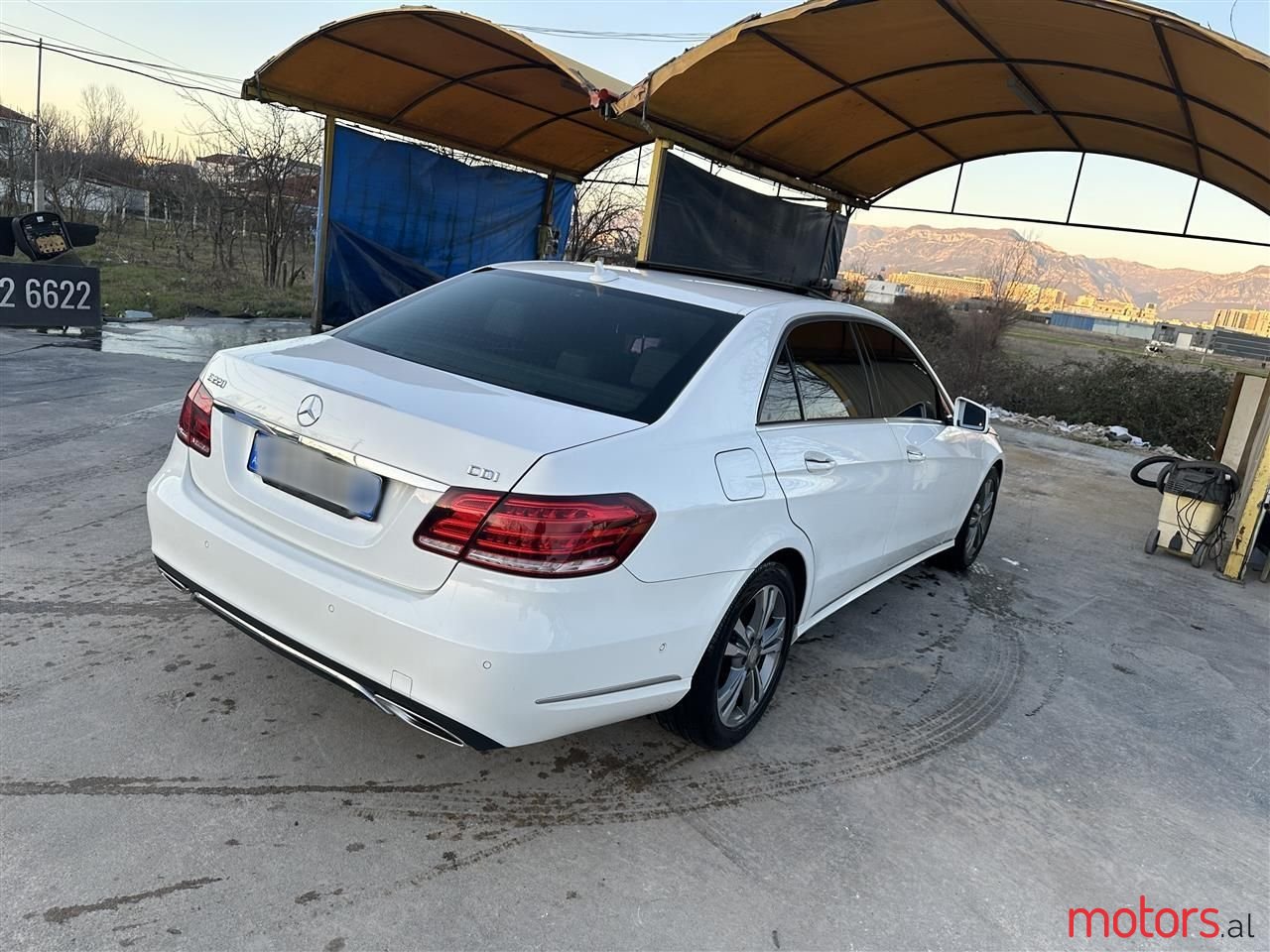 2014' Mercedes-Benz E 220 photo #6