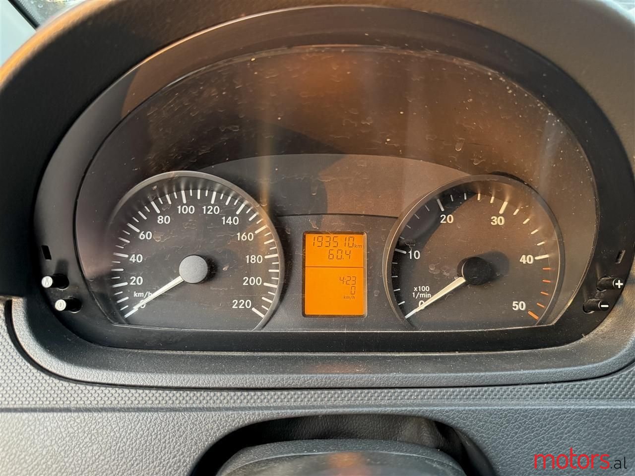 2011' Mercedes-Benz Viano photo #4