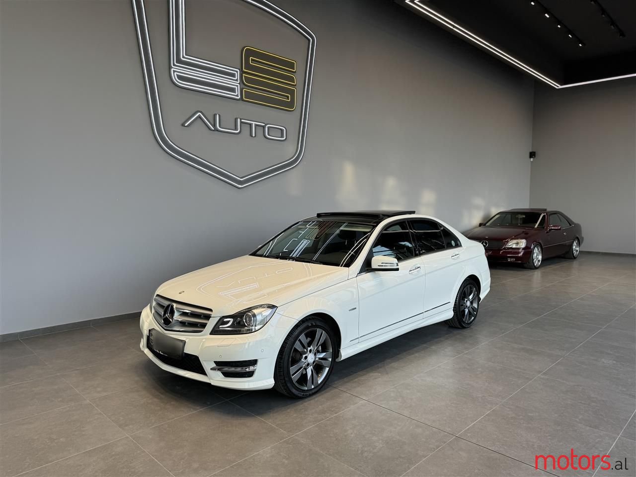 2012' Mercedes-Benz C 250 photo #1