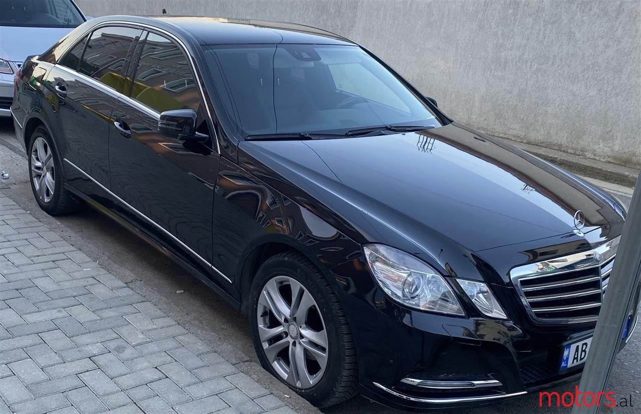 2013' Mercedes-Benz E 200 photo #2