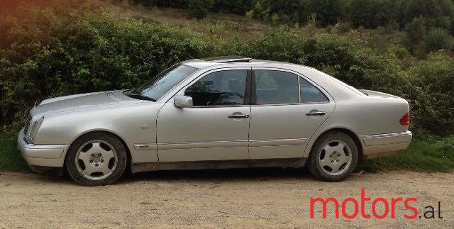 1998' Mercedes-Benz 200 photo #1