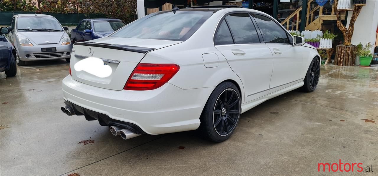 2012' Mercedes-Benz C 300 photo #5