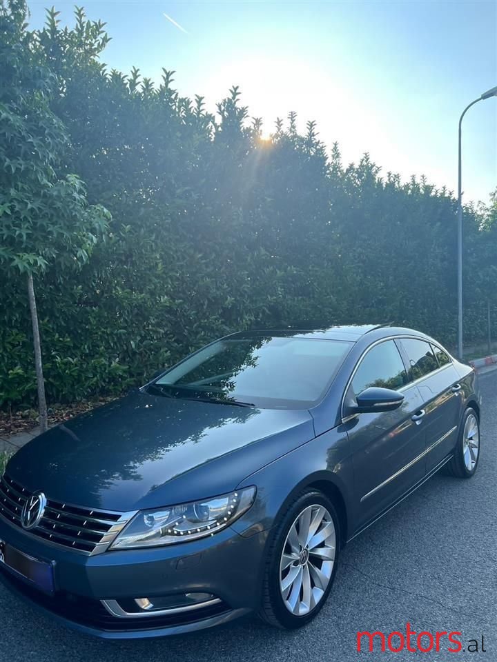 2015' Volkswagen Passat photo #1