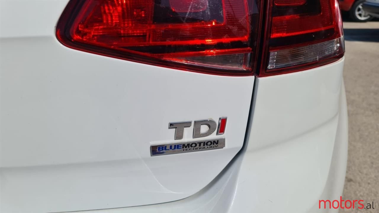 2013' Volkswagen Golf photo #6