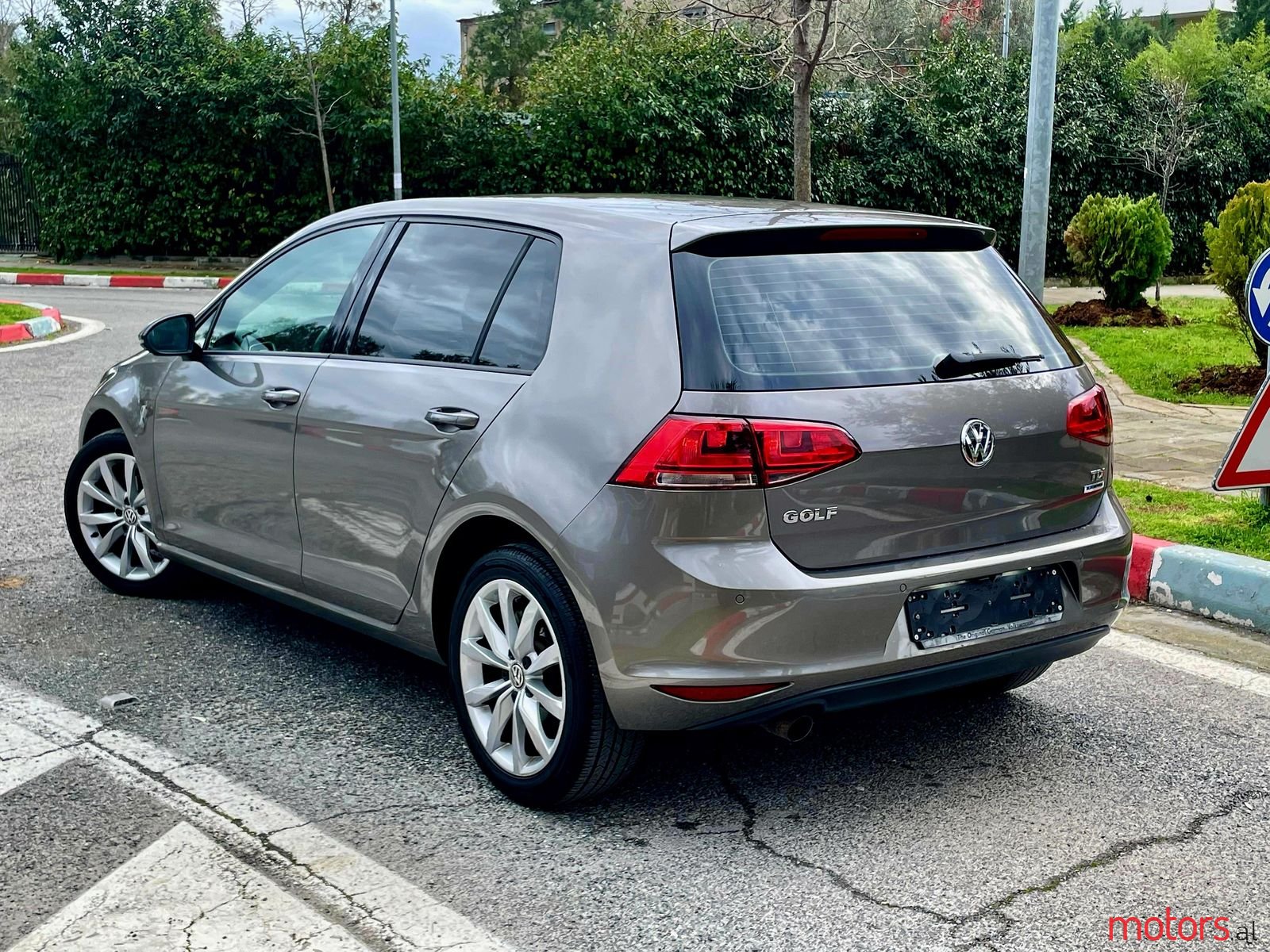 2015' Volkswagen Golf photo #5