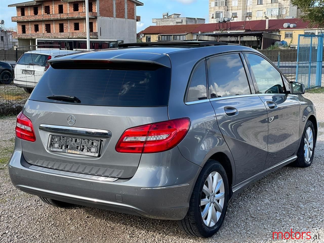 2012' Mercedes-Benz B 180 photo #4