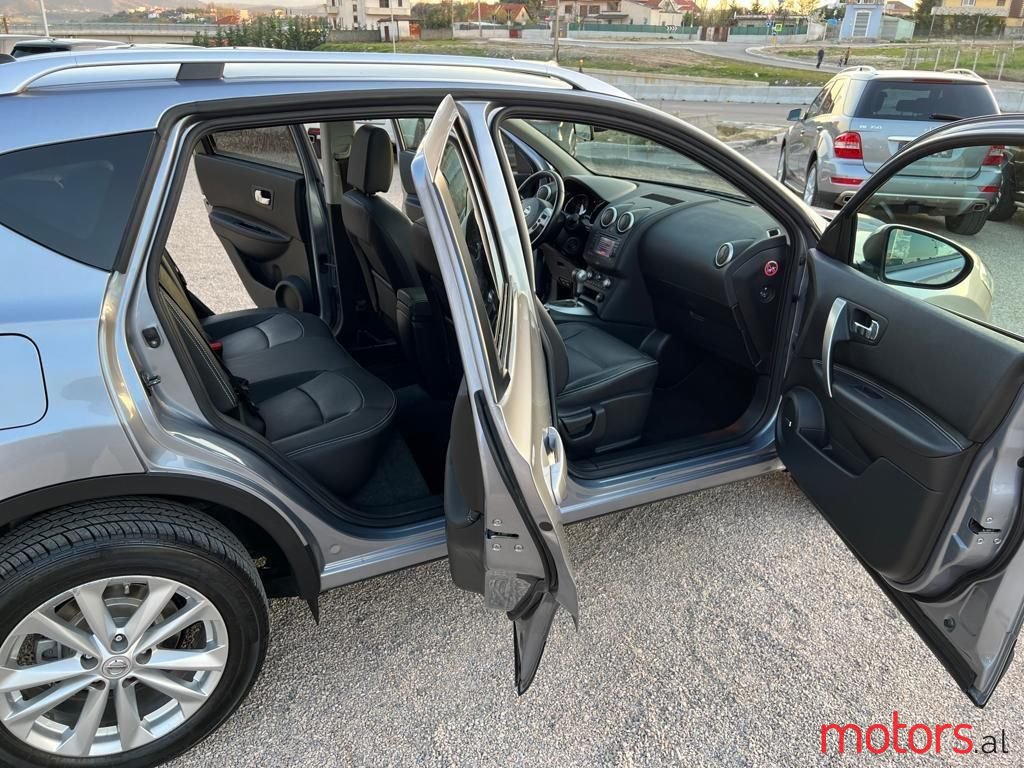 2012' Nissan Qashqai photo #2