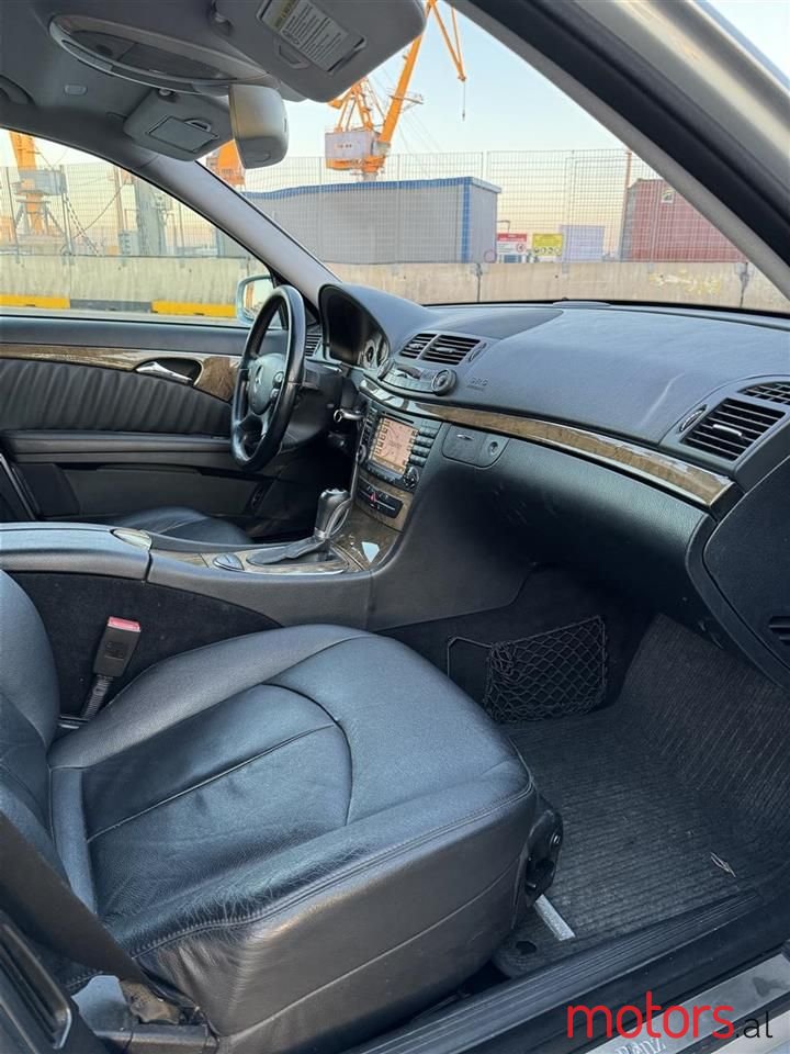 2007' Mercedes-Benz E 280 photo #2