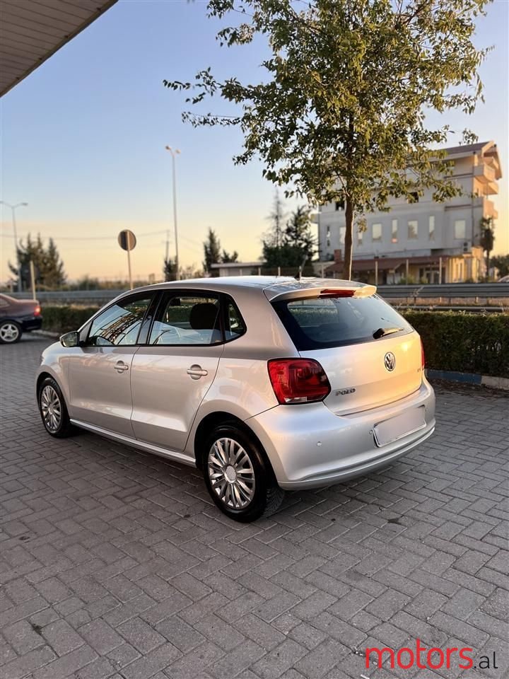 2011' Volkswagen Polo photo #2
