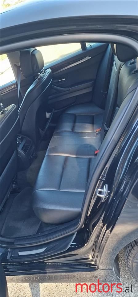 2011' BMW 520 photo #6