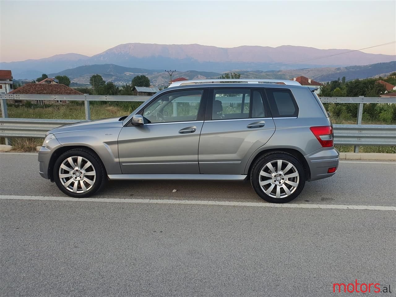 2010' Mercedes-Benz GLK 220 photo #1