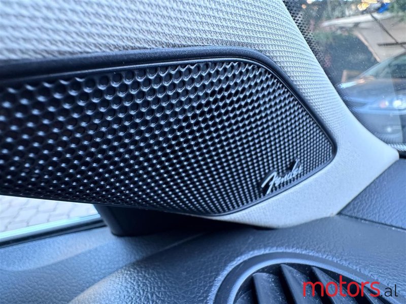 2012' Volkswagen Jetta photo #5