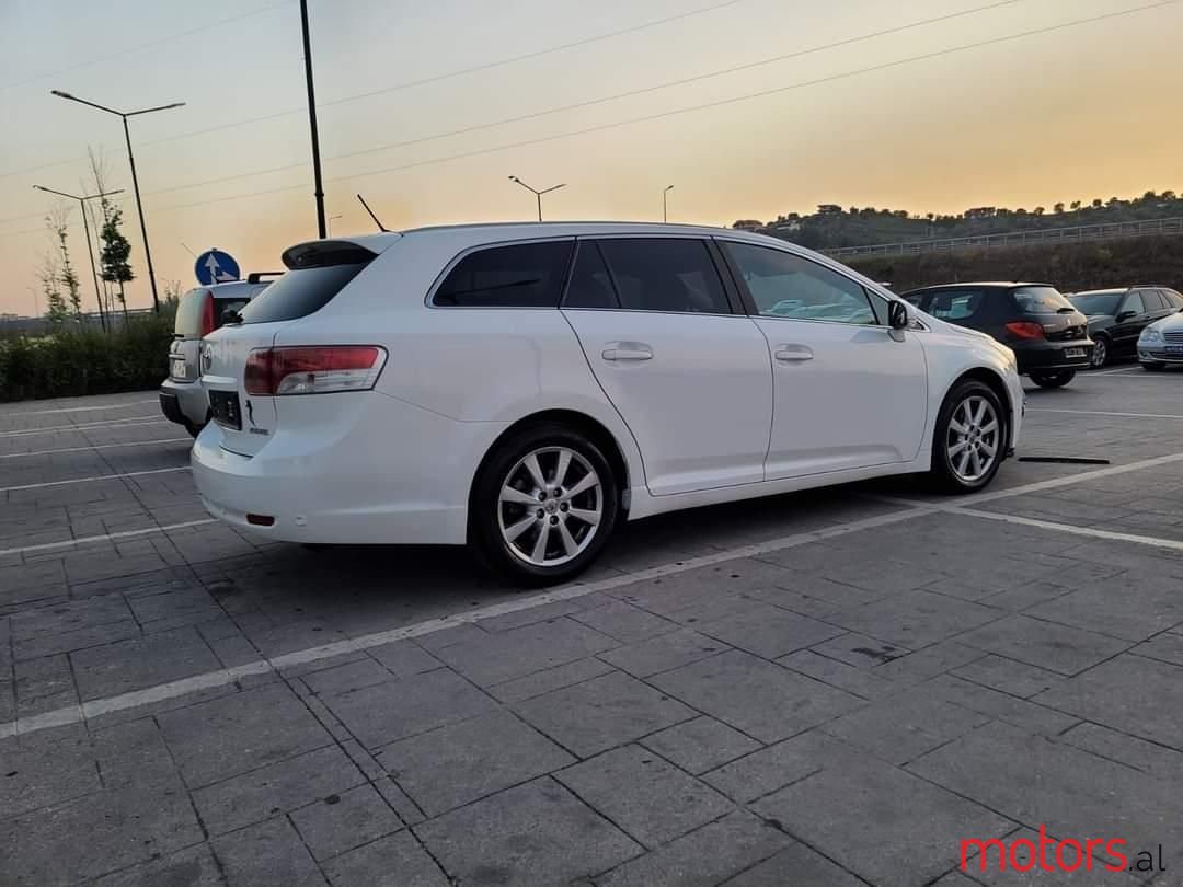 2009' Toyota Avensis photo #4