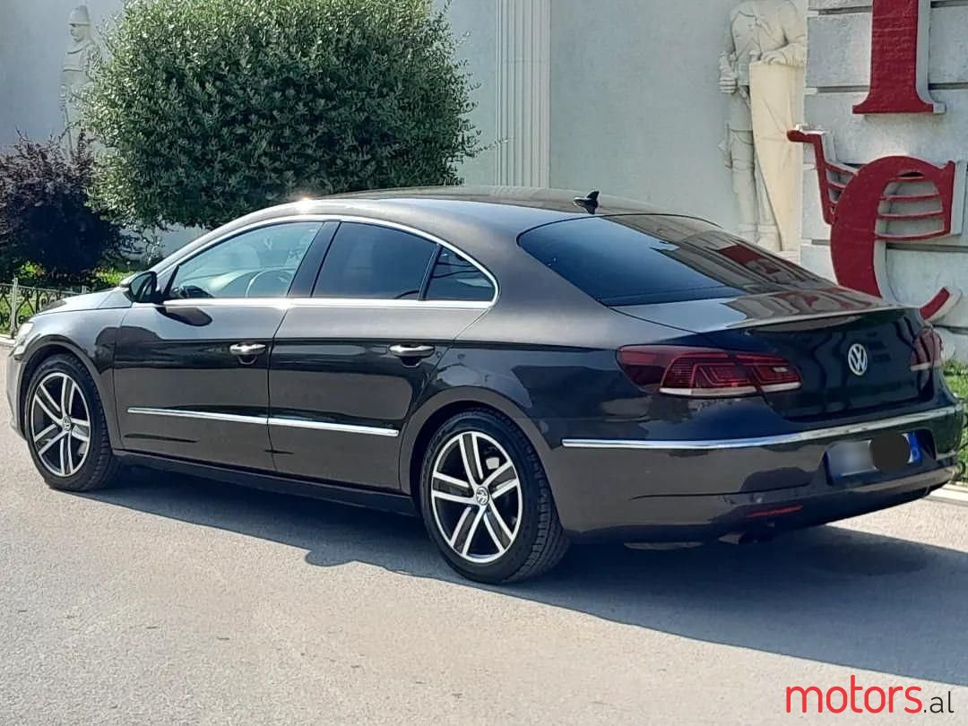 2014' Volkswagen Passat photo #5