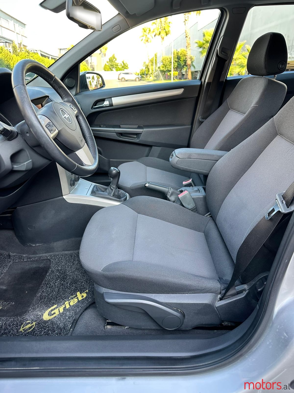2008' Opel Astra photo #4